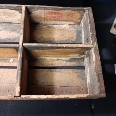 SECTIONED WOODEN PEPSI CRATE AND 5 GLASS MOUNTAIN DEW BOTTLES