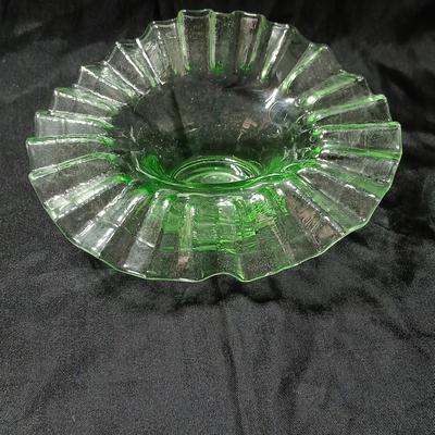 Uranium Green Vaseline Berry Bowl Pulpit Style Ruffled Edge Bowl