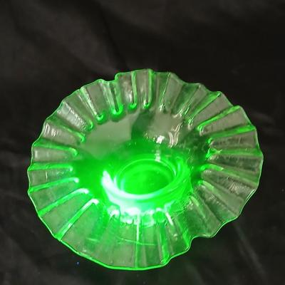 Uranium Green Vaseline Berry Bowl Pulpit Style Ruffled Edge Bowl