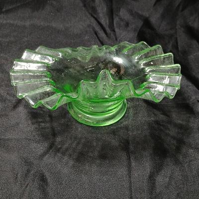 Uranium Green Vaseline Berry Bowl Pulpit Style Ruffled Edge Bowl