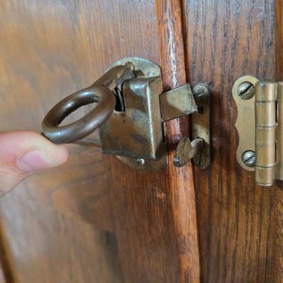 1920'S antique oak Hoosier cabinet