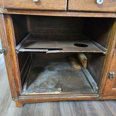 1920'S antique oak Hoosier cabinet