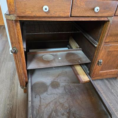 1920'S antique oak Hoosier cabinet