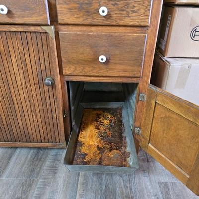 1920'S antique oak Hoosier cabinet