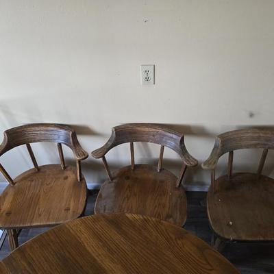 Vintage A. Brandt Ranch Oak Dining room table with 6 chairs and two leaves