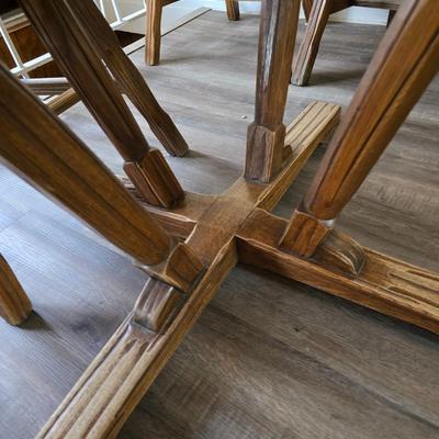 Vintage A. Brandt Ranch Oak Dining room table with 6 chairs and two leaves