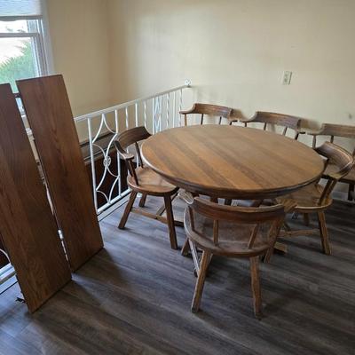 Vintage A. Brandt Ranch Oak Dining room table with 6 chairs and two leaves