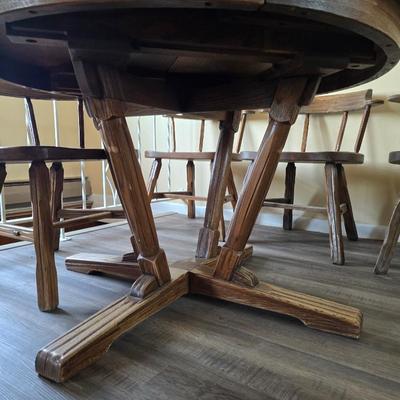Vintage A. Brandt Ranch Oak Dining room table with 6 chairs and two leaves
