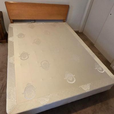 Heywood-Wakefield Full sized bed - Headboard - frame Mattress & Boxsprings