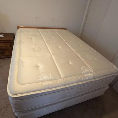 Heywood-Wakefield Full sized bed - Headboard - frame Mattress & Boxsprings