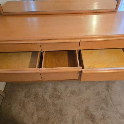 Beautiful vintage Heywood-Wakefield mid-century modern nine-drawer dresser and mirror