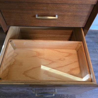 Singer 401A sewing machine, a vintage model known for its durability and functionality with sewing cabinet and some accessories