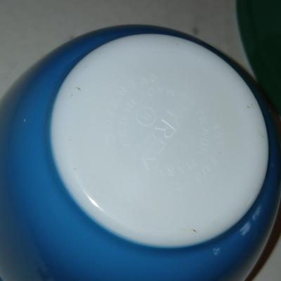 Vintage Pyrex 3 piece Mixing Bowl Set Nos. 401, 402, 404 Yellow, Green, Blue