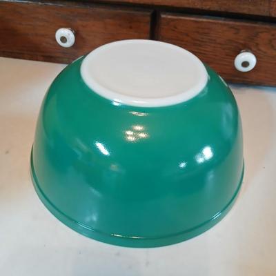Vintage Pyrex 3 piece Mixing Bowl Set Nos. 401, 402, 404 Yellow, Green, Blue