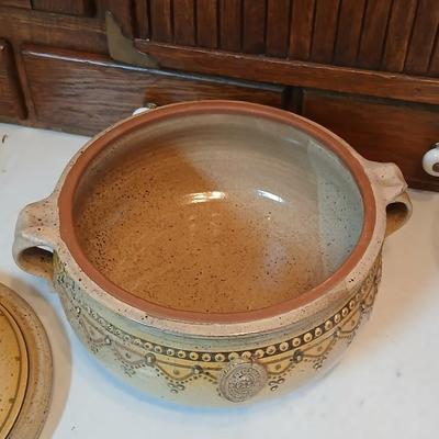 Vintage FEY Studio Art Pottery lidded casserole dish - Out of Platteville, Colorado comes with a Soups, stews, and casseroles book
