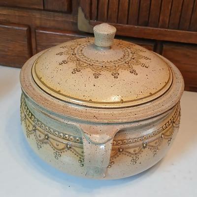 Vintage FEY Studio Art Pottery lidded casserole dish - Out of Platteville, Colorado comes with a Soups, stews, and casseroles book