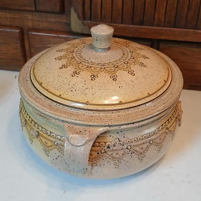 Vintage FEY Studio Art Pottery lidded casserole dish - Out of Platteville, Colorado comes with a Soups, stews, and casseroles book