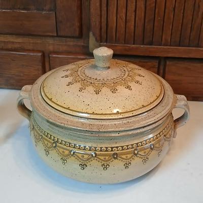 Vintage FEY Studio Art Pottery lidded casserole dish - Out of Platteville, Colorado comes with a Soups, stews, and casseroles book