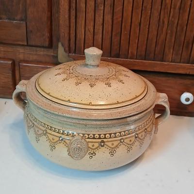 Vintage FEY Studio Art Pottery lidded casserole dish - Out of Platteville, Colorado comes with a Soups, stews, and casseroles book