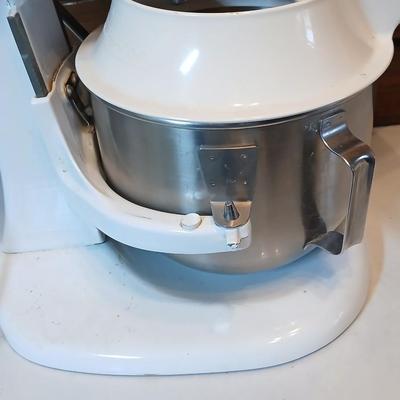 Vintage Hobart KitchenAid bowl-lift stand mixer Model K5SS with three attachments, bowl, and splatter / easy pour topper