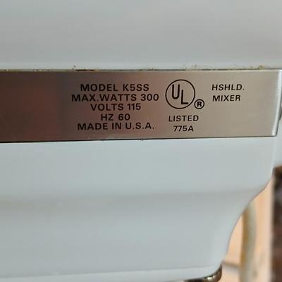 Vintage Hobart KitchenAid bowl-lift stand mixer Model K5SS with three attachments, bowl, and splatter / easy pour topper