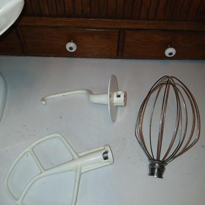 Vintage Hobart KitchenAid bowl-lift stand mixer Model K5SS with three attachments, bowl, and splatter / easy pour topper