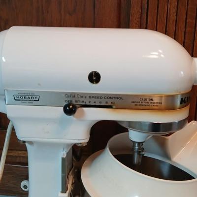 Vintage Hobart KitchenAid bowl-lift stand mixer Model K5SS with three attachments, bowl, and splatter / easy pour topper