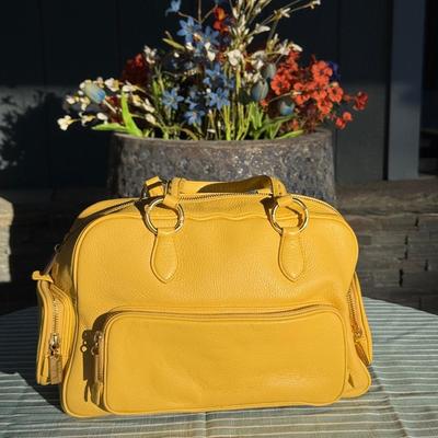 Sale Photo Thumbnail #13: Light Fixtures, Home Decor, Furniture, Purses, Ornaments & more! Pricing is decided by the Auctioneer during the Auction on FB Live @ 7pm - 11/15/25