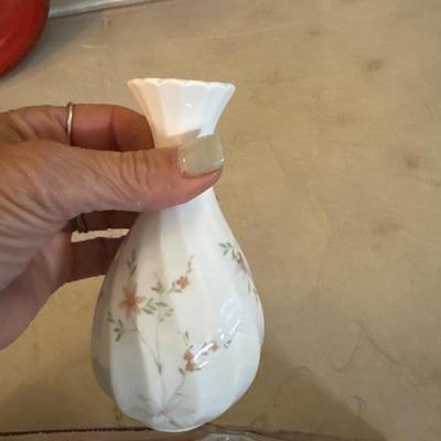 Sale Photo Thumbnail #32: Light Fixtures, Home Decor, Furniture, Purses, Ornaments & more! Pricing is decided by the Auctioneer during the Auction on FB Live @ 7pm - 11/15/25