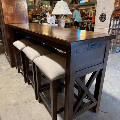 Sale Photo Thumbnail #27: Light Fixtures, Home Decor, Furniture, Purses, Ornaments & more! Pricing is decided by the Auctioneer during the Auction on FB Live @ 7pm - 11/15/25