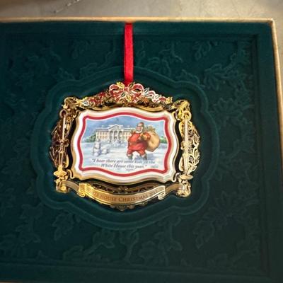 Sale Photo Thumbnail #8: Light Fixtures, Home Decor, Furniture, Purses, Ornaments & more! Pricing is decided by the Auctioneer during the Auction on FB Live @ 7pm - 11/15/25