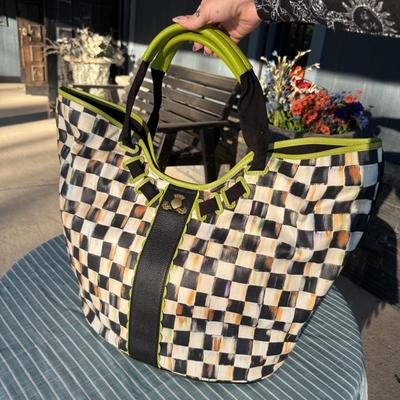 Sale Photo Thumbnail #15: Light Fixtures, Home Decor, Furniture, Purses, Ornaments & more! Pricing is decided by the Auctioneer during the Auction on FB Live @ 7pm - 11/15/25