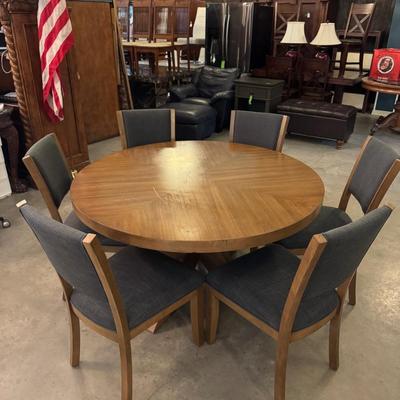 Sale Photo Thumbnail #9: Light Fixtures, Home Decor, Furniture, Purses, Ornaments & more! Pricing is decided by the Auctioneer during the Auction on FB Live @ 7pm - 11/15/25