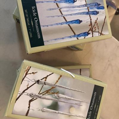 Sale Photo Thumbnail #36: Light Fixtures, Home Decor, Furniture, Purses, Ornaments & more! Pricing is decided by the Auctioneer during the Auction on FB Live @ 7pm - 11/15/25