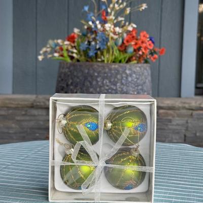 Sale Photo Thumbnail #30: Light Fixtures, Home Decor, Furniture, Purses, Ornaments & more! Pricing is decided by the Auctioneer during the Auction on FB Live @ 7pm - 11/15/25