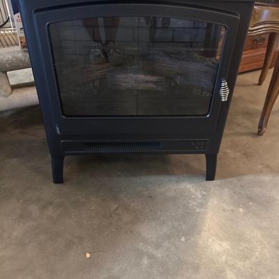 Sale Photo Thumbnail #18: Light Fixtures, Home Decor, Furniture, Purses, Ornaments & more! Pricing is decided by the Auctioneer during the Auction on FB Live @ 7pm - 11/15/25