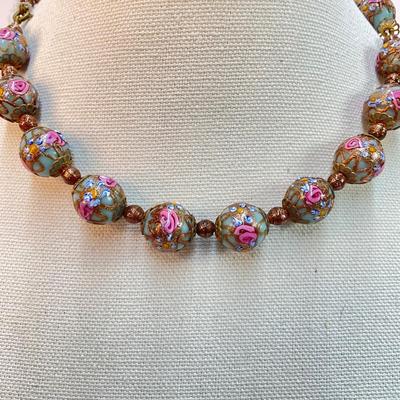 256 Vintage Venetian Murano glass ‘’wedding cake’’ bead necklace