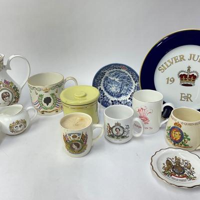 257 Box Of British Historical China, Glass, Porcelain Memorabilia From Princess Diana And Charles Wedding Event
