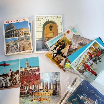 259 A lot of Vintage & Antique World Post Cards