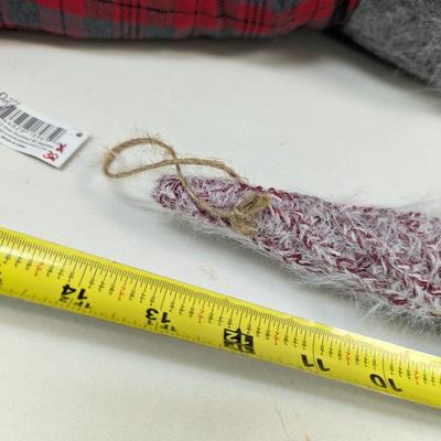 Ganz Gnome Plaid Draft Stopper & Skiing Gnome