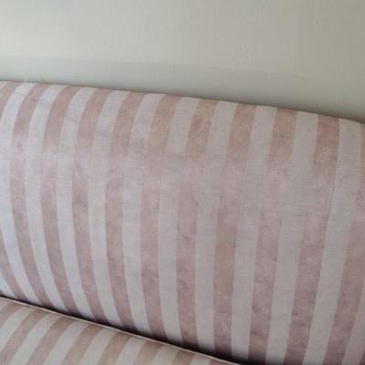 Contemporary Upholstered Single Cushion Couch