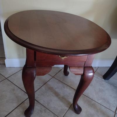 Broyhill Queen Ann Design Mahogany Side Table with Single Drawer