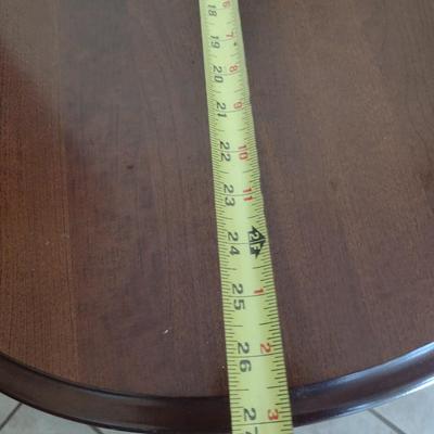 Broyhill Queen Ann Design Mahogany Side Table with Single Drawer