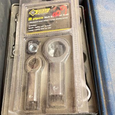 LOT 51: Garage Tool Finds - Craftsman Wrenches, Striking Wrenches, Kobalt, Screwdrivers, Pipe Wrenches and More
