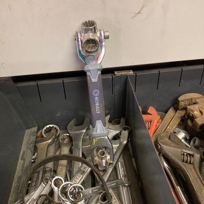 LOT 51: Garage Tool Finds - Craftsman Wrenches, Striking Wrenches, Kobalt, Screwdrivers, Pipe Wrenches and More