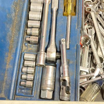 LOT 51: Garage Tool Finds - Craftsman Wrenches, Striking Wrenches, Kobalt, Screwdrivers, Pipe Wrenches and More