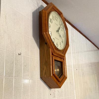 LOT 59: Vintage Sterling & Noble Clock Company Westminster Chime Hanging Wall Clock