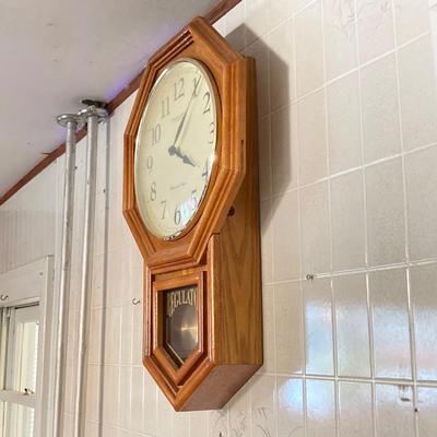 LOT 59: Vintage Sterling & Noble Clock Company Westminster Chime Hanging Wall Clock