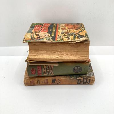 LOT 73: Vintage Red Ryder Collection - Pocket Knives, Books, Lucky Coin / Token and Card