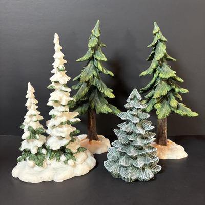 LOT 88: M.J. Hummel Holiday Village Bakery & Christmas Village Acessories